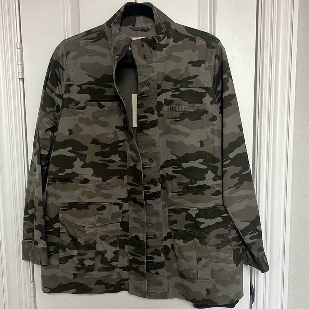 BNWT Universal Thread Camo Jacket